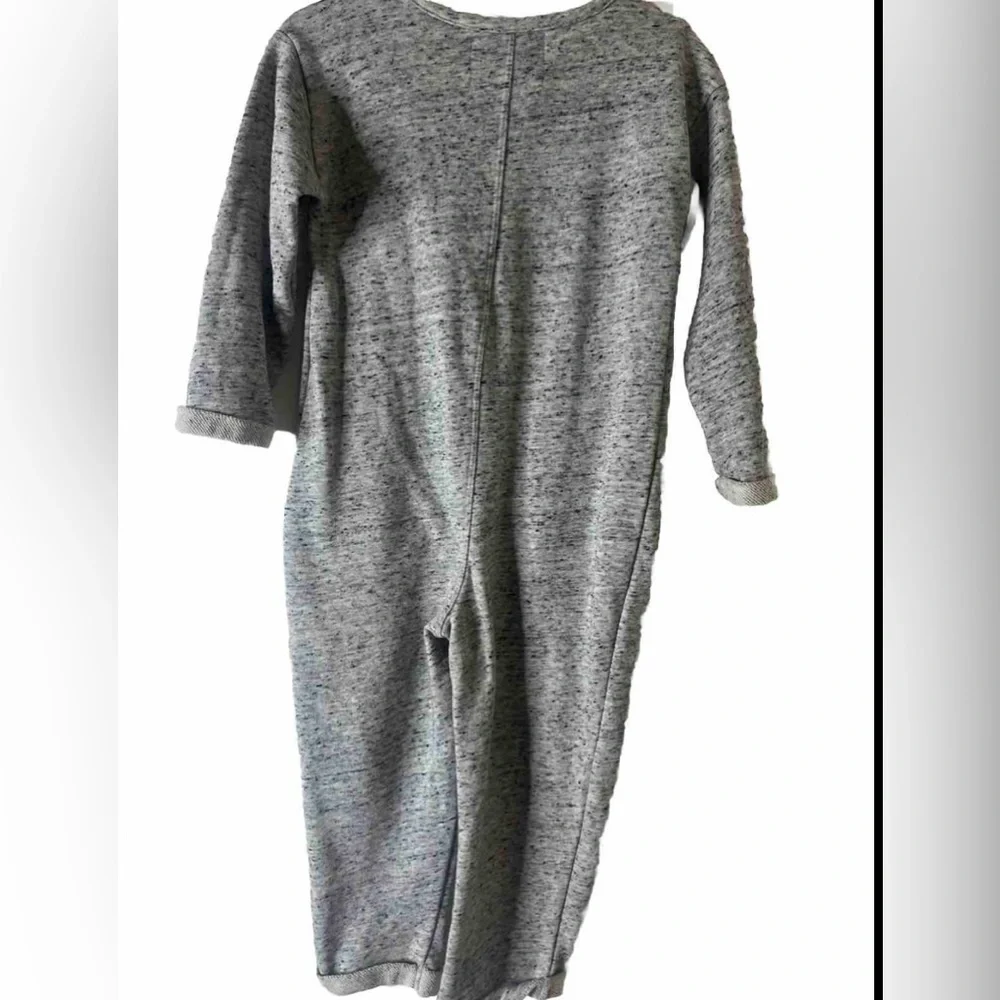 Old Navy Kids, toddler girls grey button Down‎ jumpsuit, size 3T.
